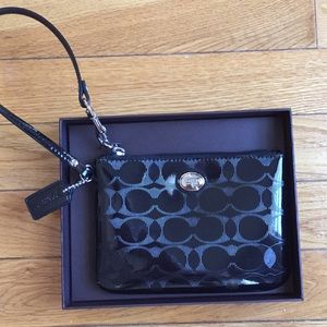 Brand new in box! Coach Patent Leather Wristlet